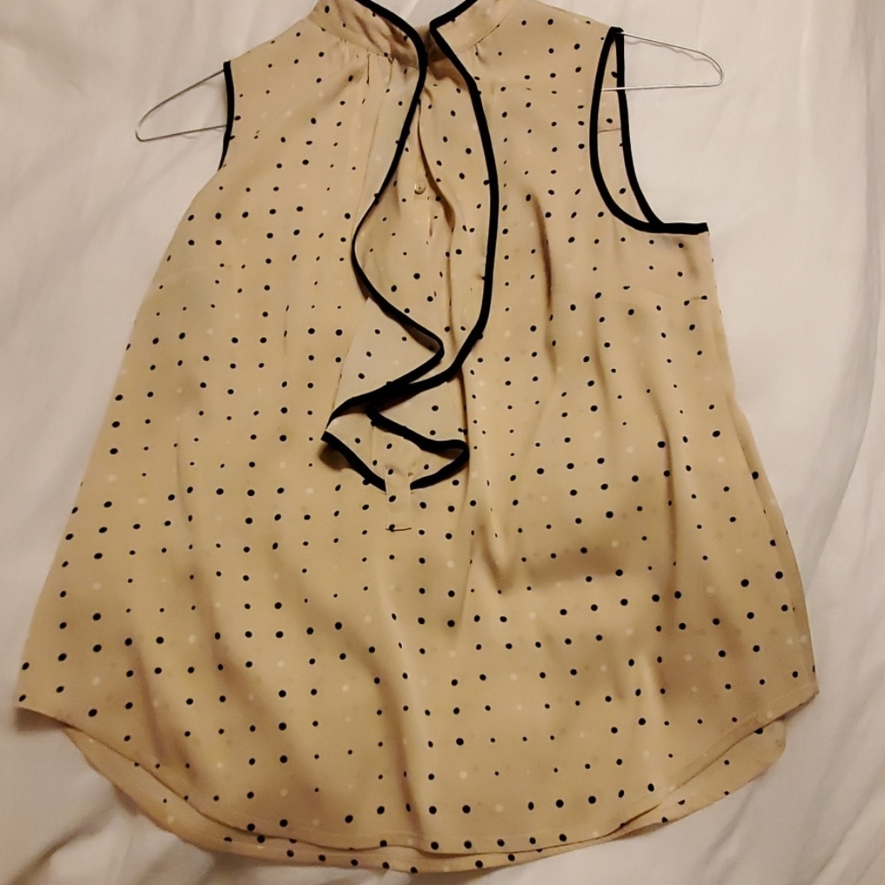 Sleeveless blouse